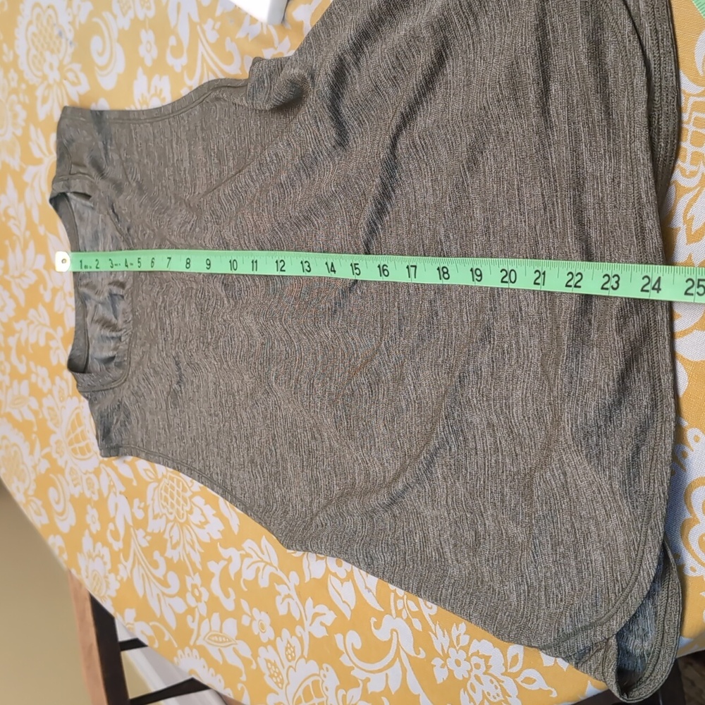 Lululemon - Picture 5 of 6